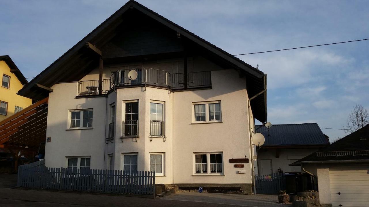 Ferienwohnung Rucksack-Bimbes Altendiez Bagian luar foto